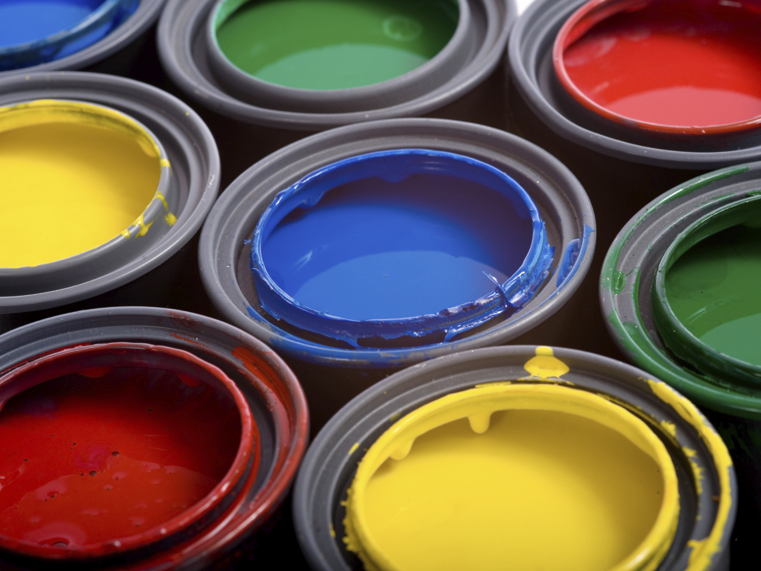 iStock 6532556 paint cans primary colors s4x3 - A ciência e importância da Colorimetria